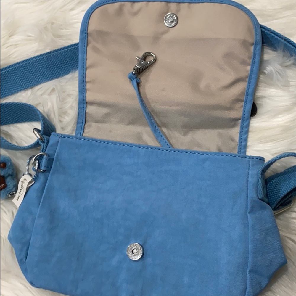 A blue Kipling purse - Picture 4 of 5